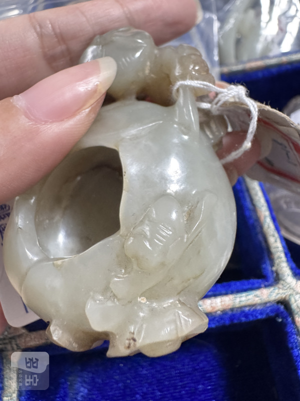 清 玉雕莲荷纹水呈 - 图6